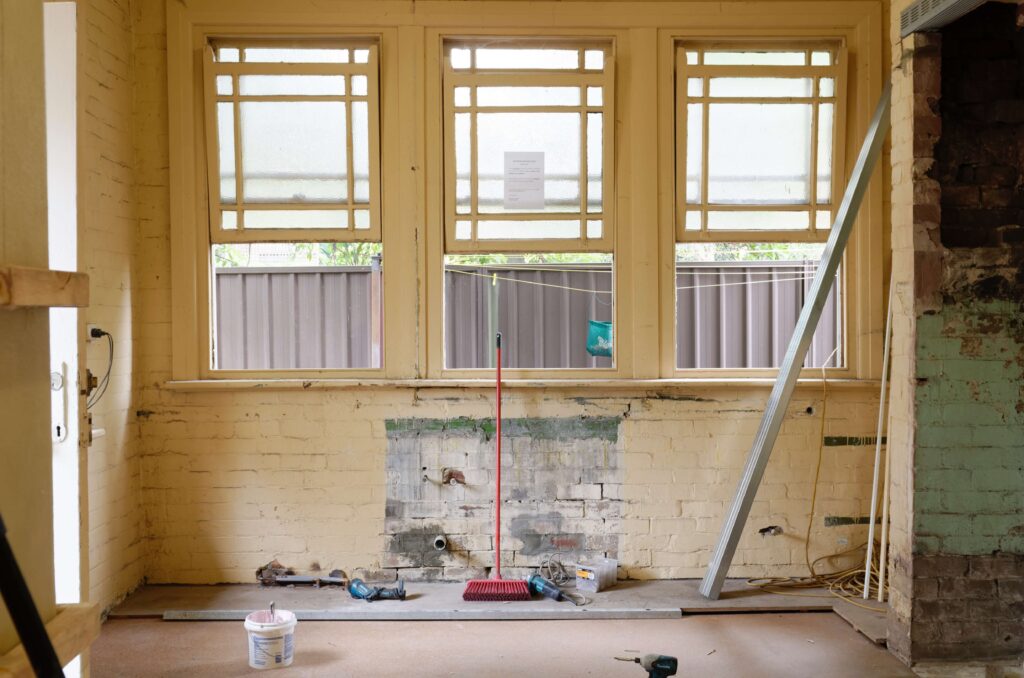 How to Handle Unexpected Issues During a Renovation Project